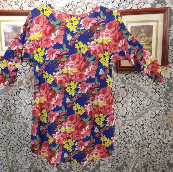 82days floral tunic thin stretchy material asymmetric hemline with 3/4 sleeves - Picture 3 of 5